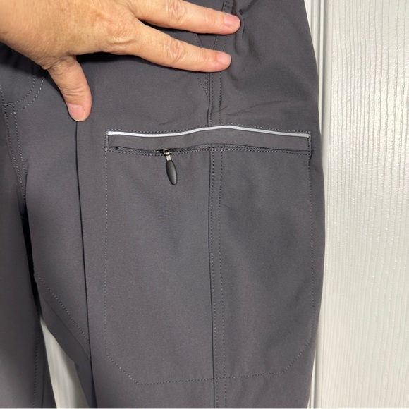 Duluth Trading women's Black Hills Water-Repellent Pants, size 18/31, lined - Picture 3 of 16